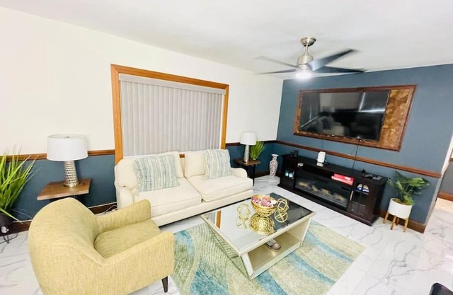 Cozy 3BR/2ba Oasis Close to Hwy, Beaches, MIA/FLL