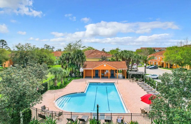 Cozy 3BR Townhouse Next Disney
