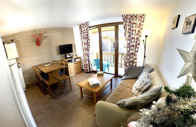 Cozy 4-star apartment (heated swimming pool-sauna)
