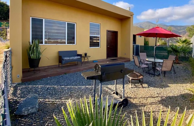 Casa acogedora, pet friendly con vista a montañas, 15 mins del Valle y Centro.