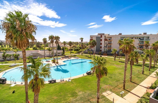 Acogedor apartamento en Almerimar con.
