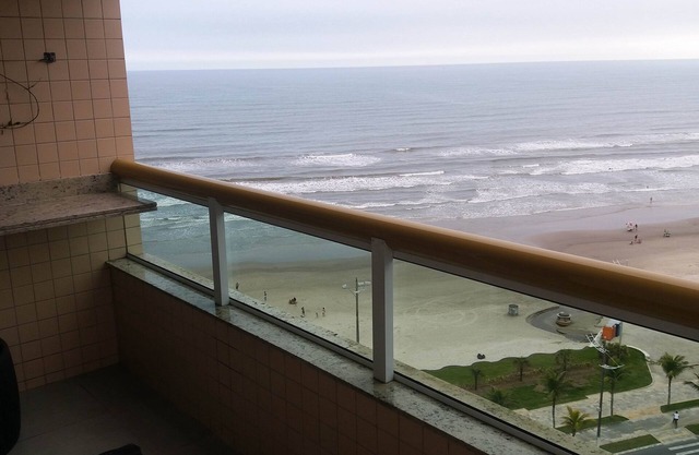Apartamento frente al mar con piscina