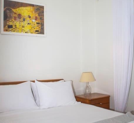 Cozy Athens Hideaway