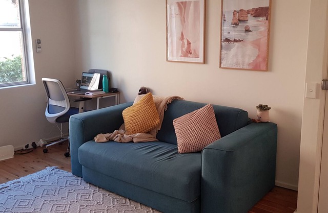 Cozy Beachside Apartment 5 Minutes Walk To Beach