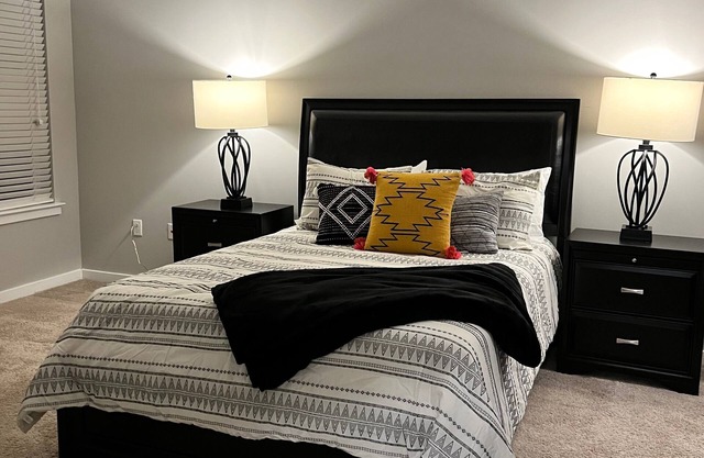 Cozy but Accessible Hideaway. Lots of Amenities