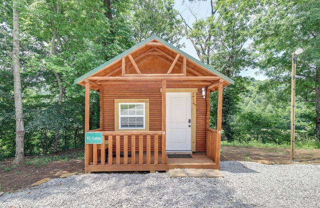 Cozy Cabin w/ Direct ATV Trail Riding & Mtn Views!