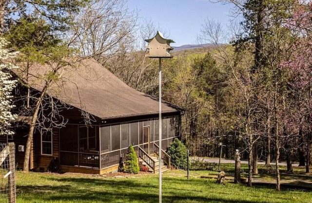 Cozy Cabin w/ Indoor Fireplace & Tranquil views