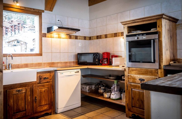 Chalet acogedor con jacuzzi, sauna y wifi, cerca de las pistas