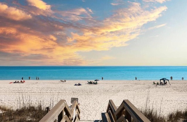 Cozy Coastal Retreat – Perfect for Fall Getaways! Firepit, Hammock & Fun