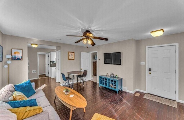 Cozy Comfortable Single Home Located Near Topeka's Hospitals