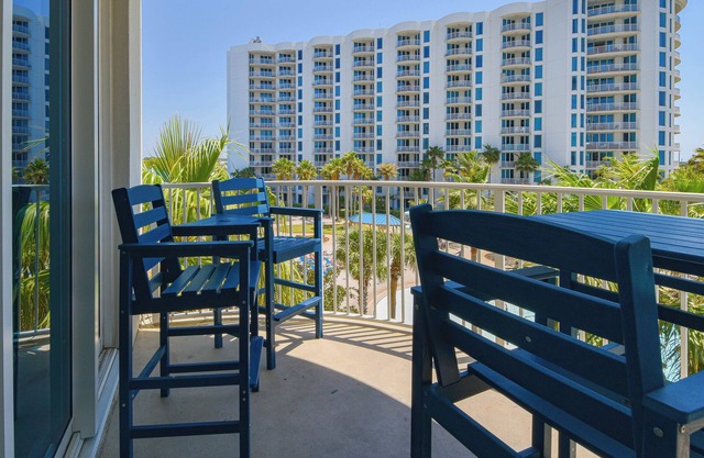 Cozy Condo w/ Seasonal Beach Shuttle at The Palms of Destin! 🌴🐬🌅