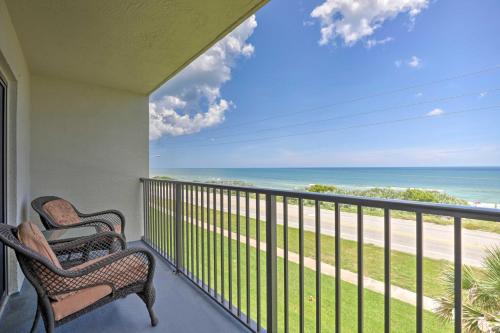 Cozy Condo with Pool, Across from Ormond Beach!