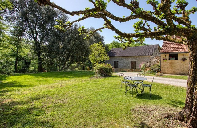 Casa rural con jardín, barbacoa, WiFi, aire acondicionado y mascotas permitidas en el corazón de Dordogne