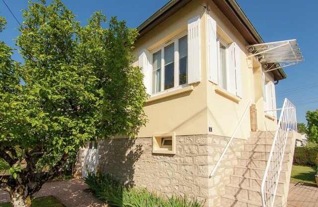 Casa en Malemort con jardín privado