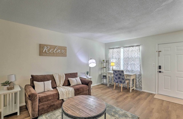 Cozy Hanahan Condo w/ Cooper River Access!