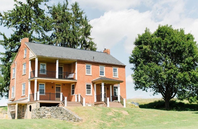 Cozy Hilltop Farmhouse * Recientemente renovado *