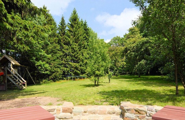 Acogedora casa de vacaciones en Odeigne con sauna