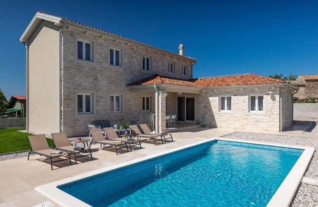 Acogedora casa en Novigrad