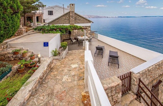 Acogedora casa en Starigrad