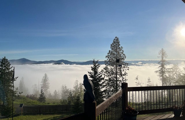 Cozy Home w/ Views from Heaven!