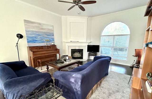 Cozy homes in gated community near Mayo+Beach