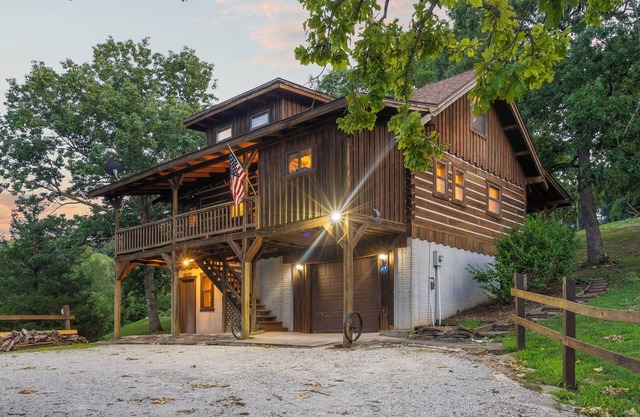 Acogedora cabaña con vista al lago .. Ideal para toda la familia con 26 acres para explorar