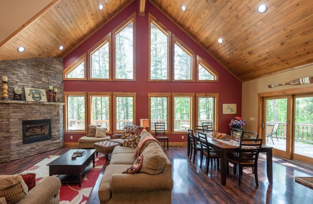 Peaceful Easy Feelin'- Lakefront Home w / Fire Pit y Jacuzzi