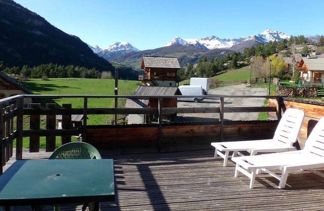 ACOGEDOR PEQUEÑO NIDO con terraza panorámica en el parque protegido de Queyras