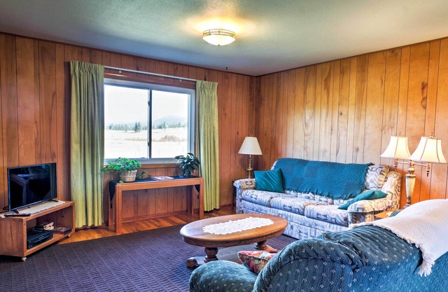 Tranquilo y acogedor 3BR McCall Area Home w / 360 Mtn Vistas!