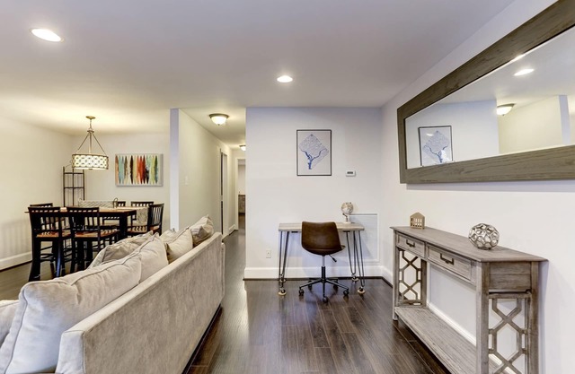 Acogedor apartamento moderno de Capitol Hill, a 1 cuadra del metro, a pie de las atracciones