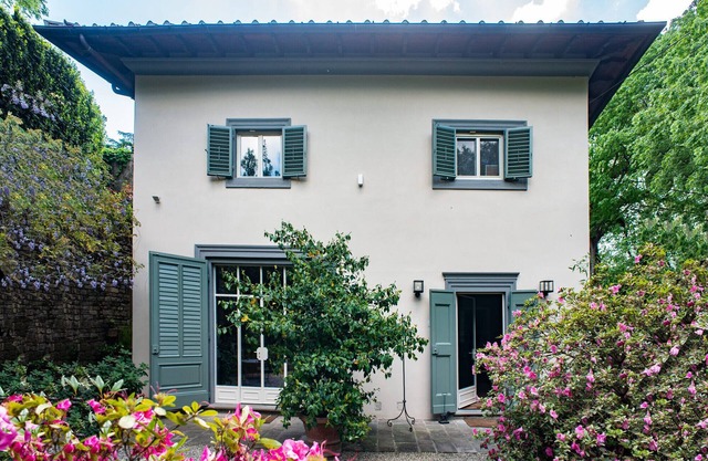 Acogedora villa de 4 hab recién renovada con jardín en Florencia, excelente ubicación céntrica