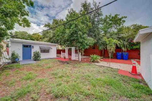 Cozy Private House near Miami Airport - Free parking - 02