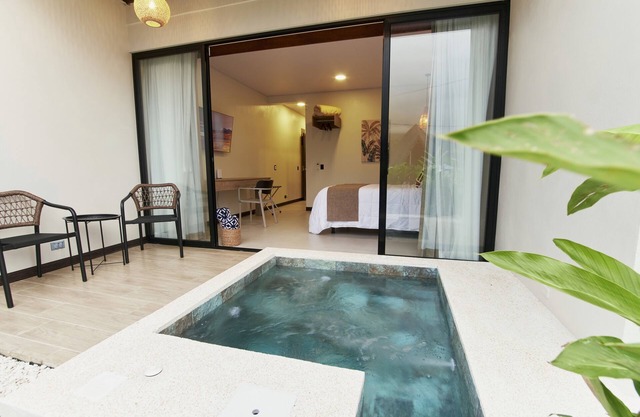 Studio with jacuzzi, kitchen, private, location
