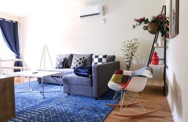 Acogedor 2BR aislado en A2 North Side, cerca de la ciudad