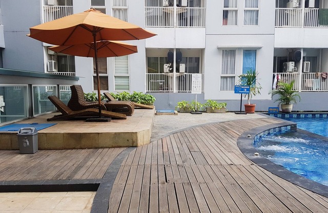 Cozy Studio Apartment at Tamansari Skylounge near Soetta Airport