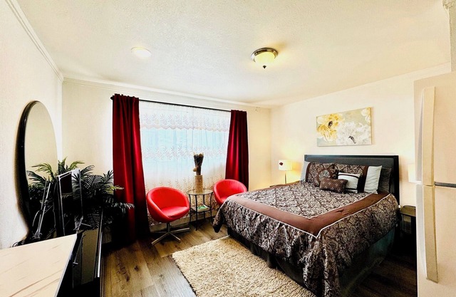 Hermosa Westlake Palisades Home