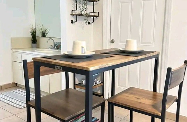 Cozy Studio / Room in Aventura