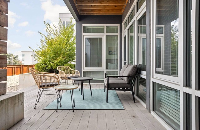 Cozysuites l Trendy 2BR Bottleworks Indy 1