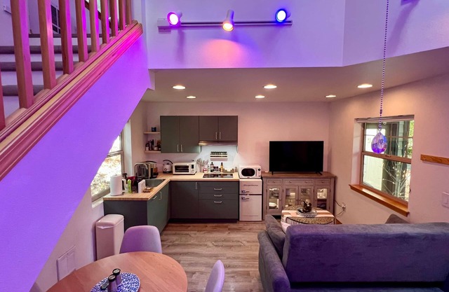 Creekside Designer Loft in Beaverton