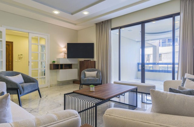 Crest 3-Bedroom Apt in Hamra W/ 24/7 Power