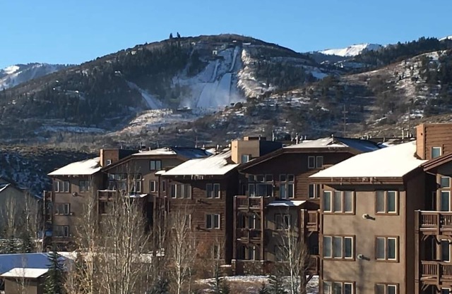 Park City grande 2BR / 2. 5BA con loft, excelentes vistas y ubicación