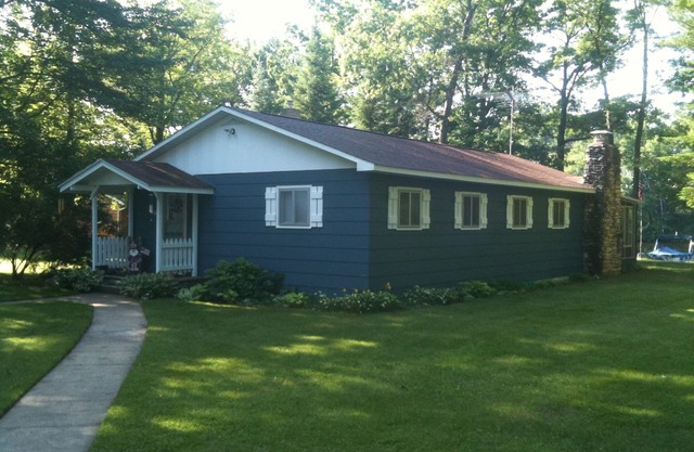 Crivitz zona Cottage en Pristine Arenisca Flowage del río Peshtigo