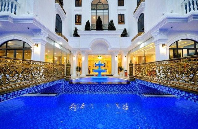 Crown Nguyen Hoang Hotel