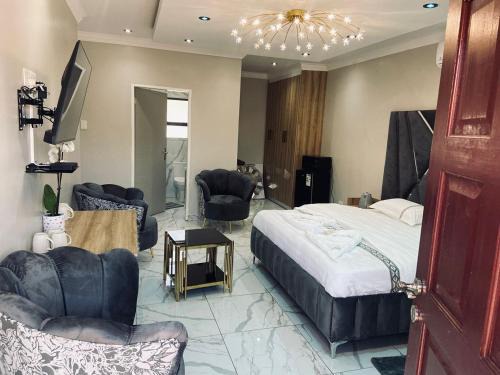 Crown Palace Guesthouse
