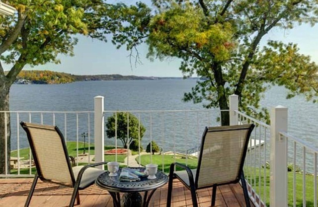 Crownview - Punto privado de 2 pisos con vistas panorámicas al agua