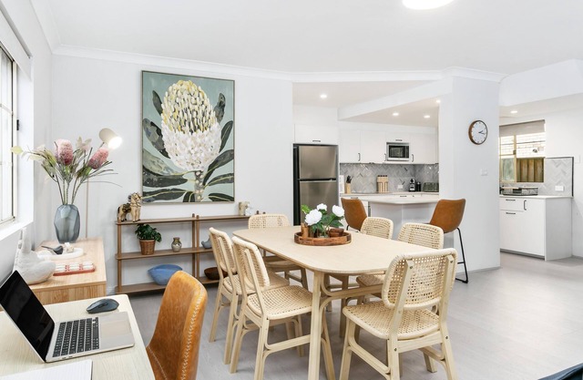 Crows Nest - ER138 - Ernest Street - Stylish townhouse, spacious layout, walk to shops and transport.