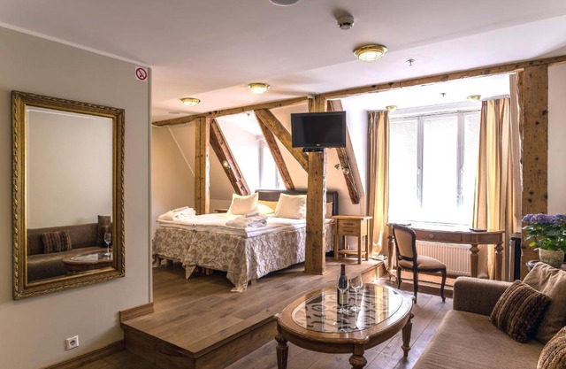 CRU Hotel