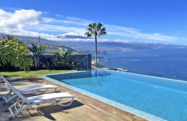 Crystal Ocean Villa ubicada en un sitio privilegiado