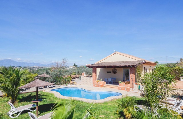 Cubo's Greenlife House / piscina privada / wifi gratis / rural