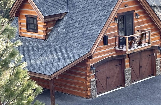 New Custom Log Cabin with Cascade Mountain View- off Icicle Road / Walk to Town